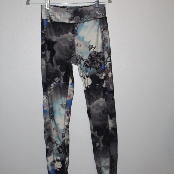2x$20 Nasty gal leggings black white blue  medium - Picture 4 of 6